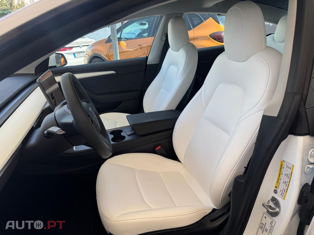 Tesla Model 3 Standard Range Plus RWD