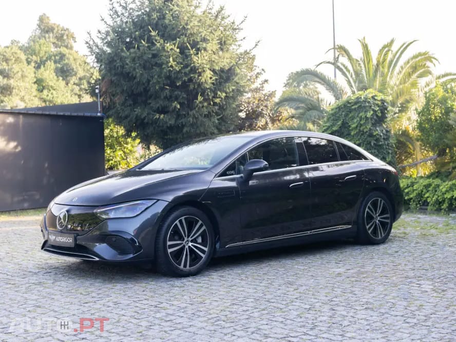 Mercedes-Benz EQE 300 Electric Art