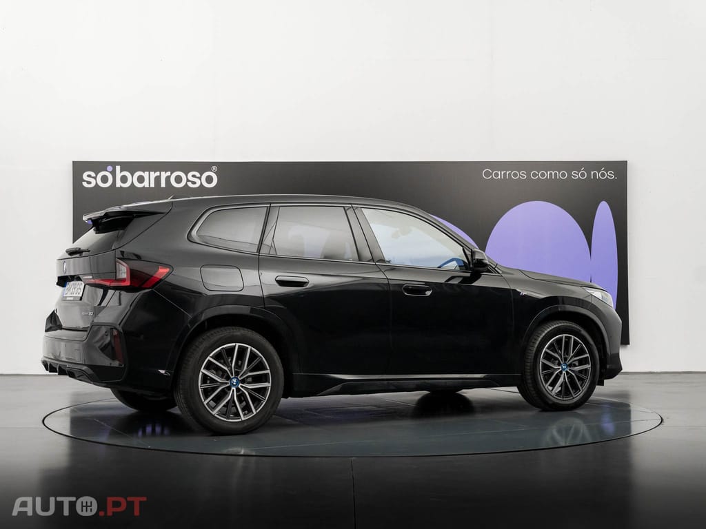 BMW iX1 eDrive20 Pack Desportivo M