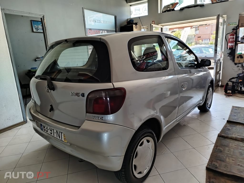 Toyota Yaris 1.0 Base