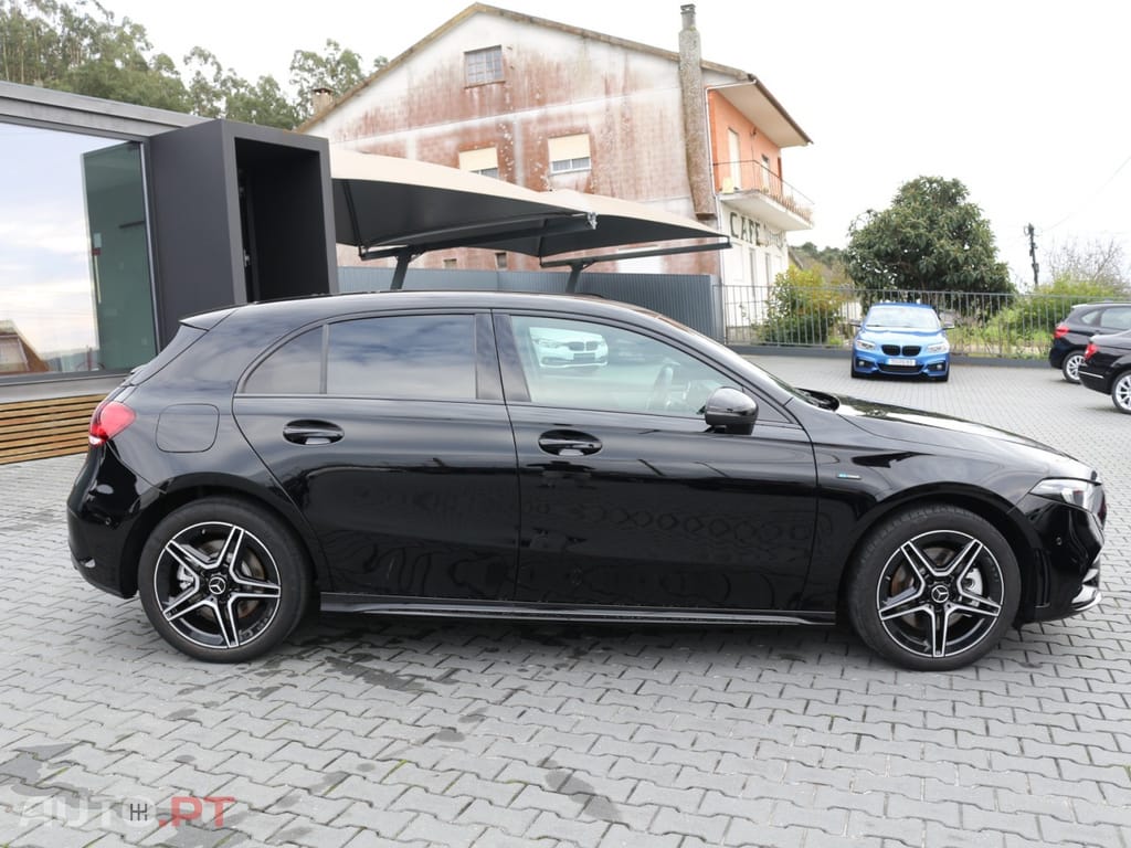 Mercedes-Benz A 250 e AMG Line