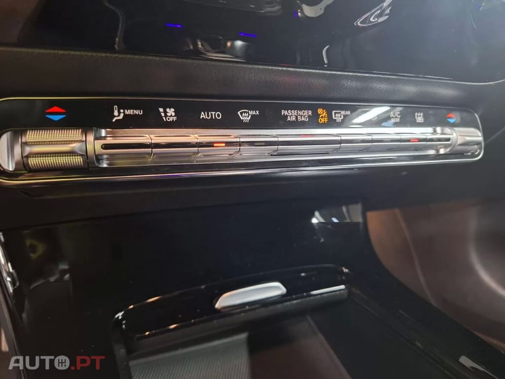 Mercedes-Benz CLA 250 250e Luxury