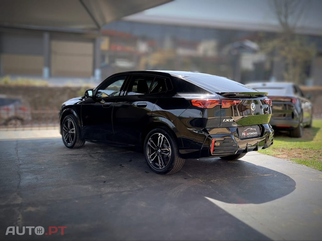 BMW iX2 eDrive20 Pack Desportivo M — fotografia 6