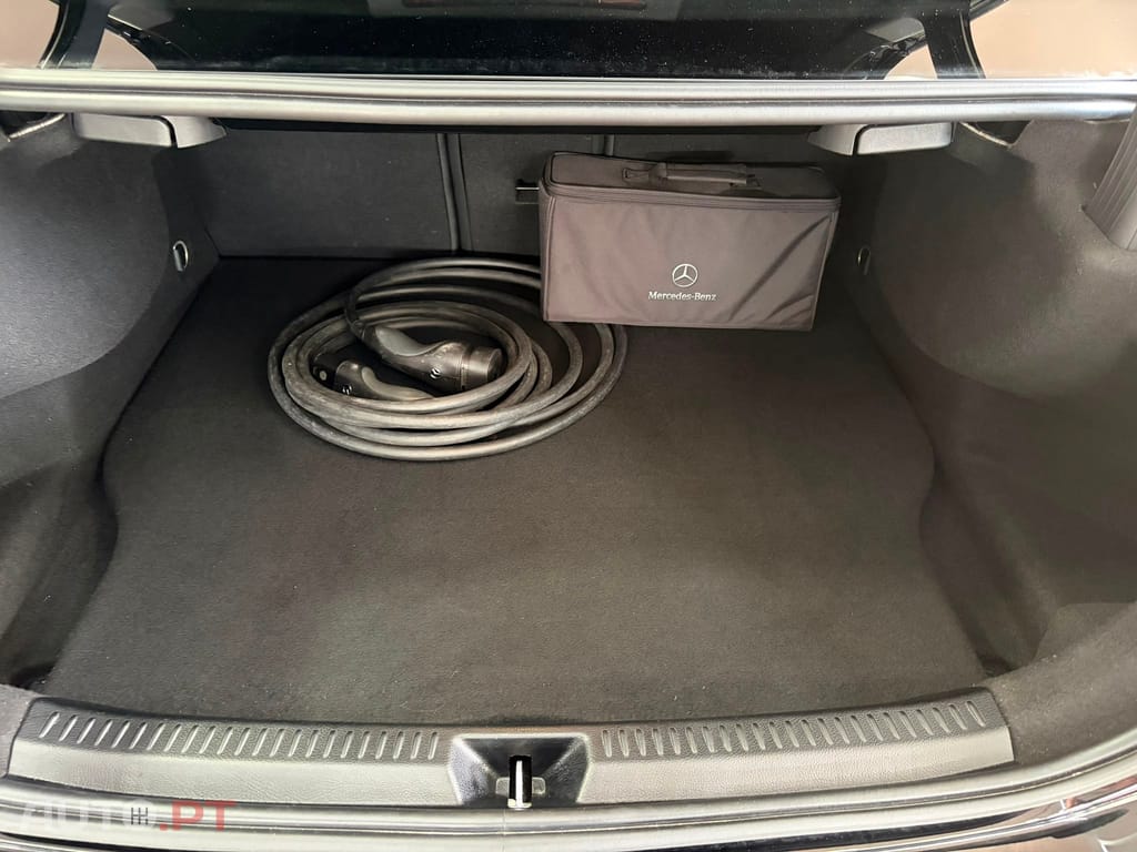 Mercedes-Benz A 250 e AMG Line