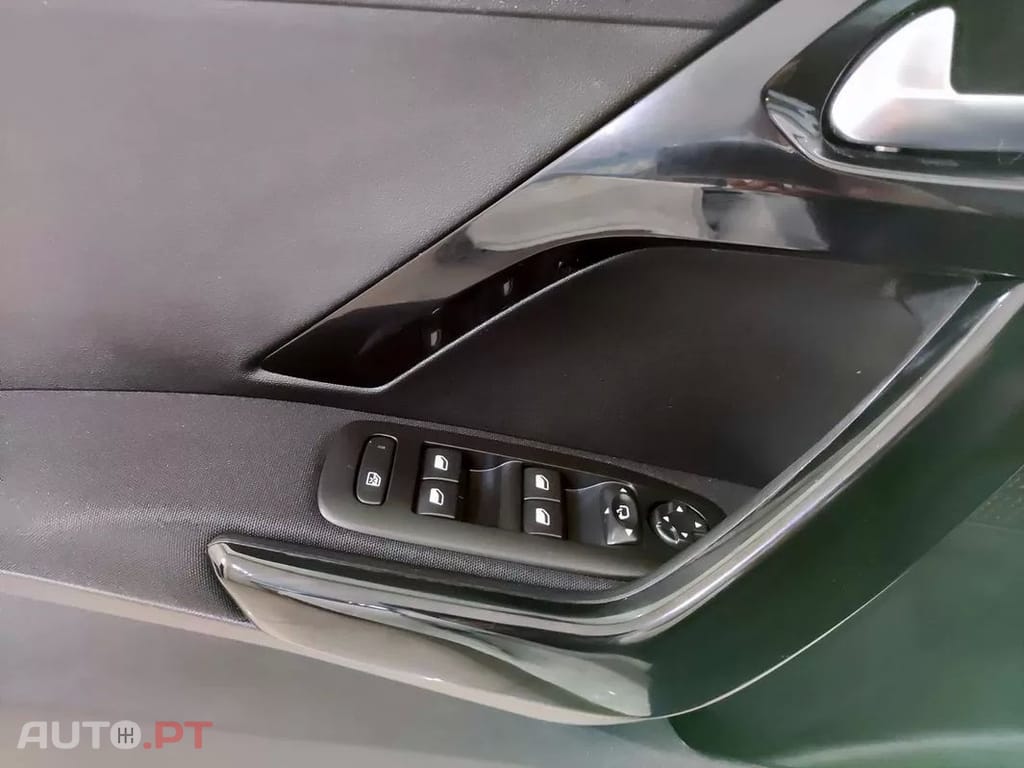 Peugeot 208  Puretech 82 Stop Start Signature