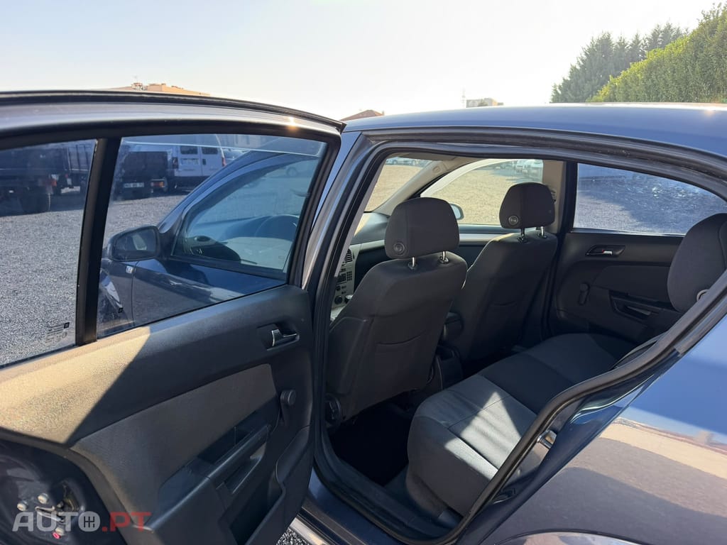 Opel Astra 1.3 CDTi Edition