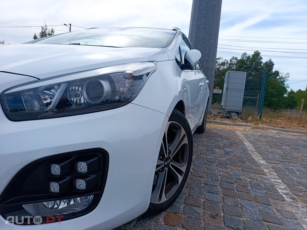 Kia Ceed SW 1.6 crdi GT line — fotografia 4