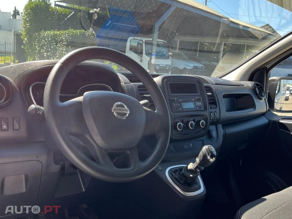 Nissan NV300 3 LUGARES L1 H2