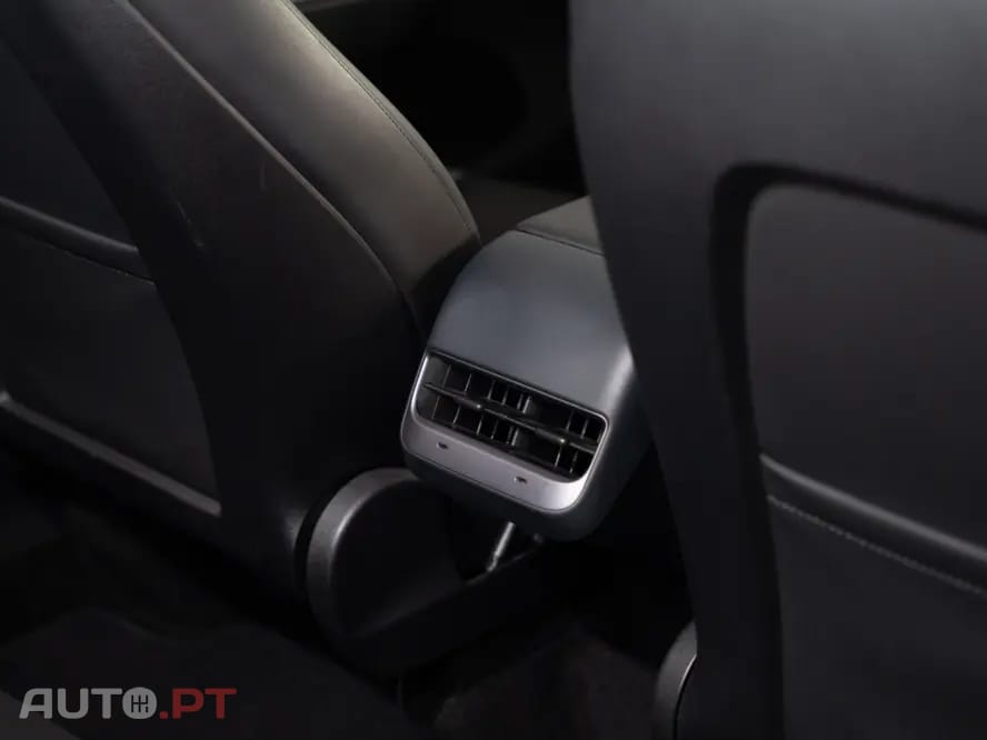 Tesla Model Y Long Range Dual Motor AWD