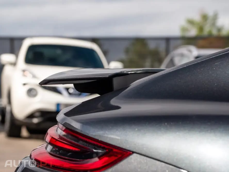 Porsche Panamera 4 E-Hybrid Platinum Edition