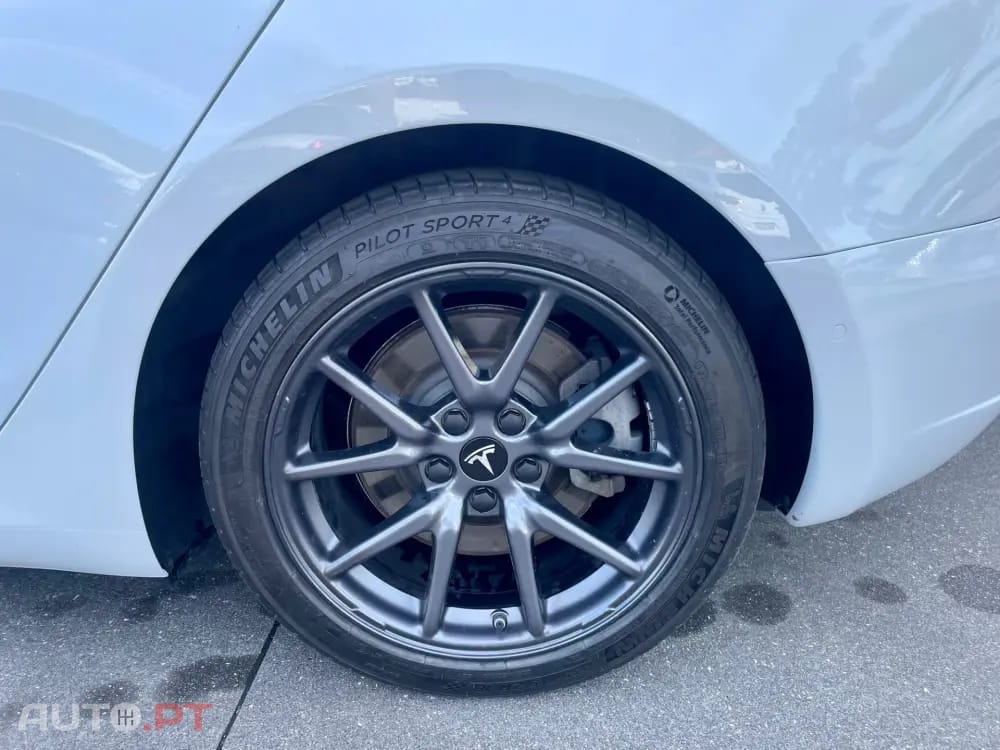 Tesla Model 3 Standard Range Plus RWD