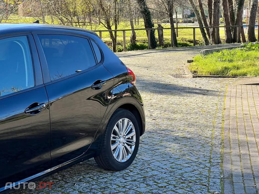 Peugeot 208 1.5 BlueHDi Allure