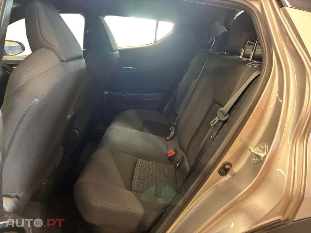 Toyota C-HR 1.8 Hybrid Dynamic