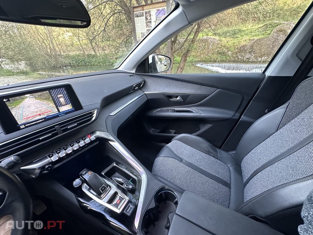 Peugeot 3008 1.2 PureTech Allure EAT8