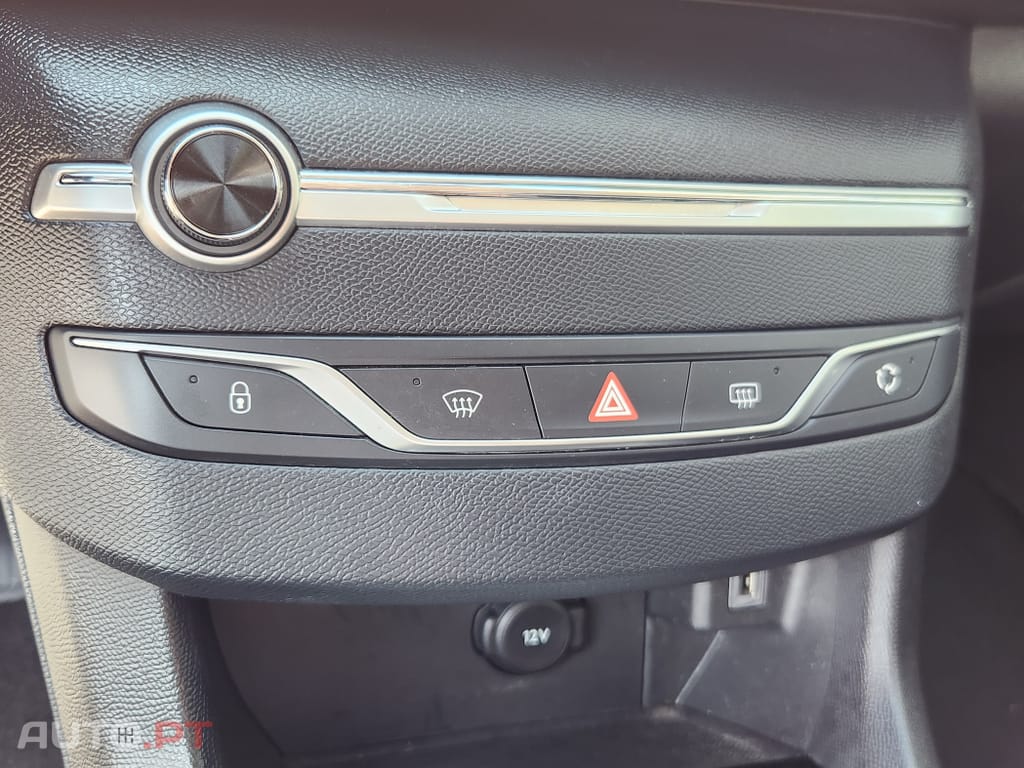 Peugeot 308 1.5 BlueHDi Business Line