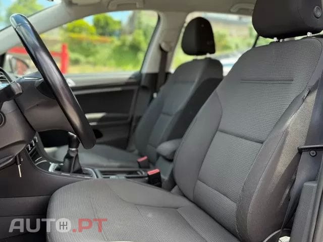 Volkswagen Golf 1.6 TDI Confortline