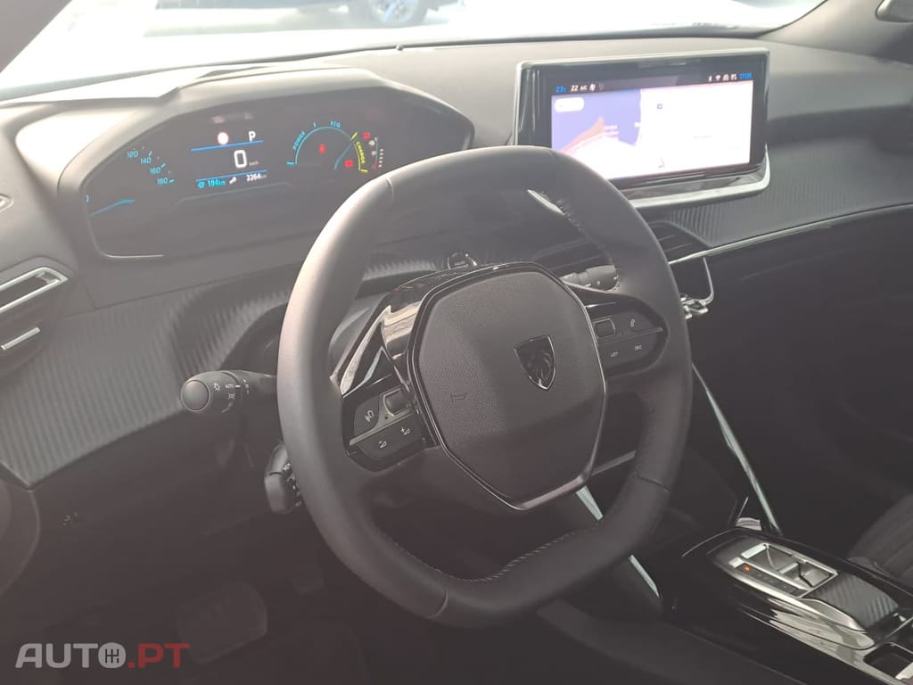 Peugeot E-2008 Active