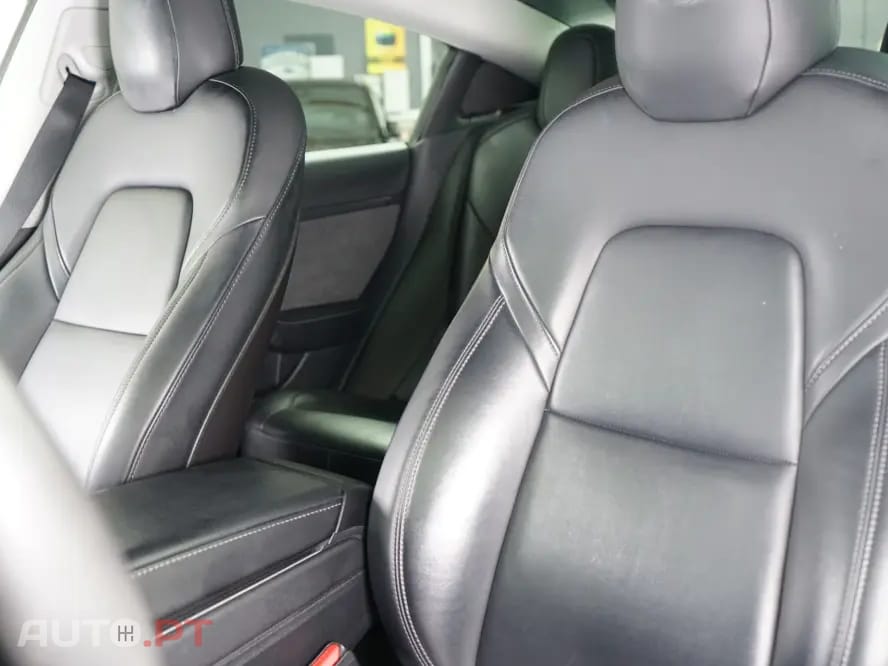 Tesla Model 3 Standard Range Plus RWD