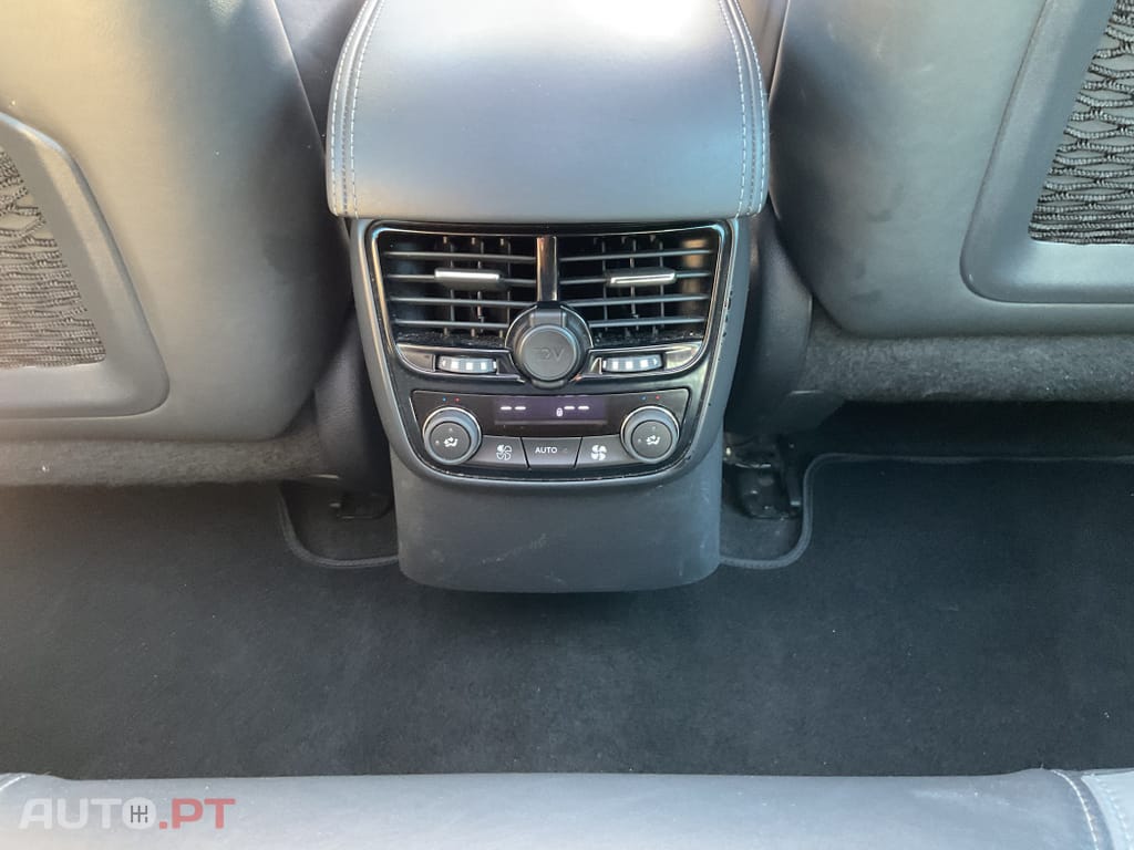 Peugeot 508 RXH 2.0 HDi Hybrid4 2-Tronic 104g