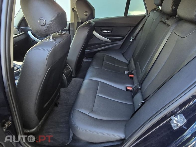 BMW 318 d Touring Blue Performance Luxury Line