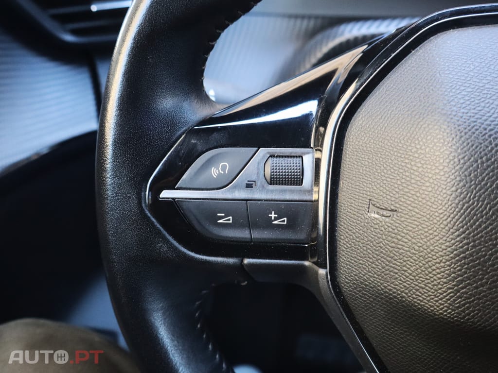Peugeot E-208 50 kWh Allure