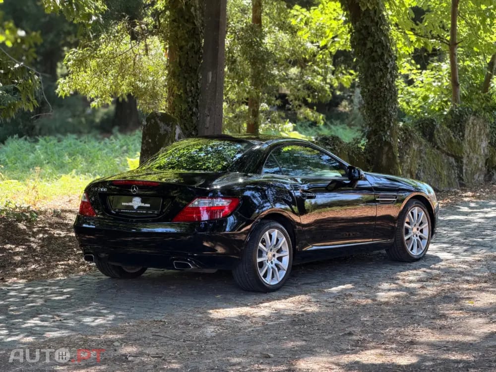 Mercedes-Benz SLK 200 Outro