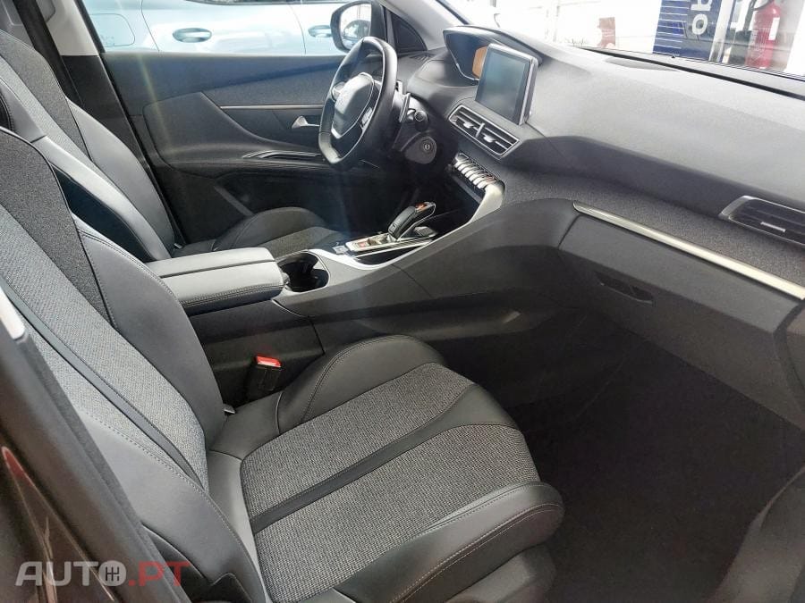 Peugeot 5008 1.5 BlueHDi Allure EAT8