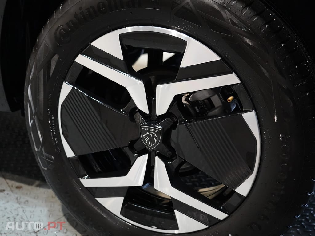 Peugeot 2008 1.2 Hybrid Allure e-DCS6