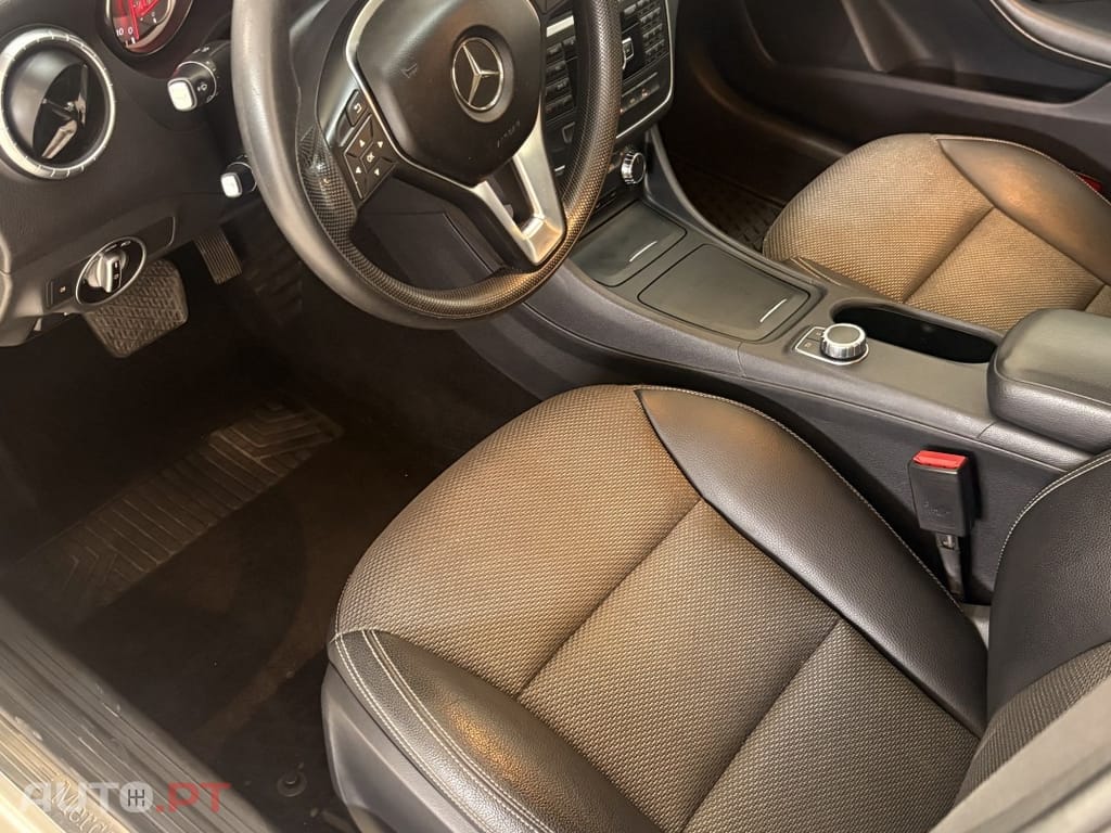 Mercedes-Benz CLA 200 CDI 7G-DCT Urban