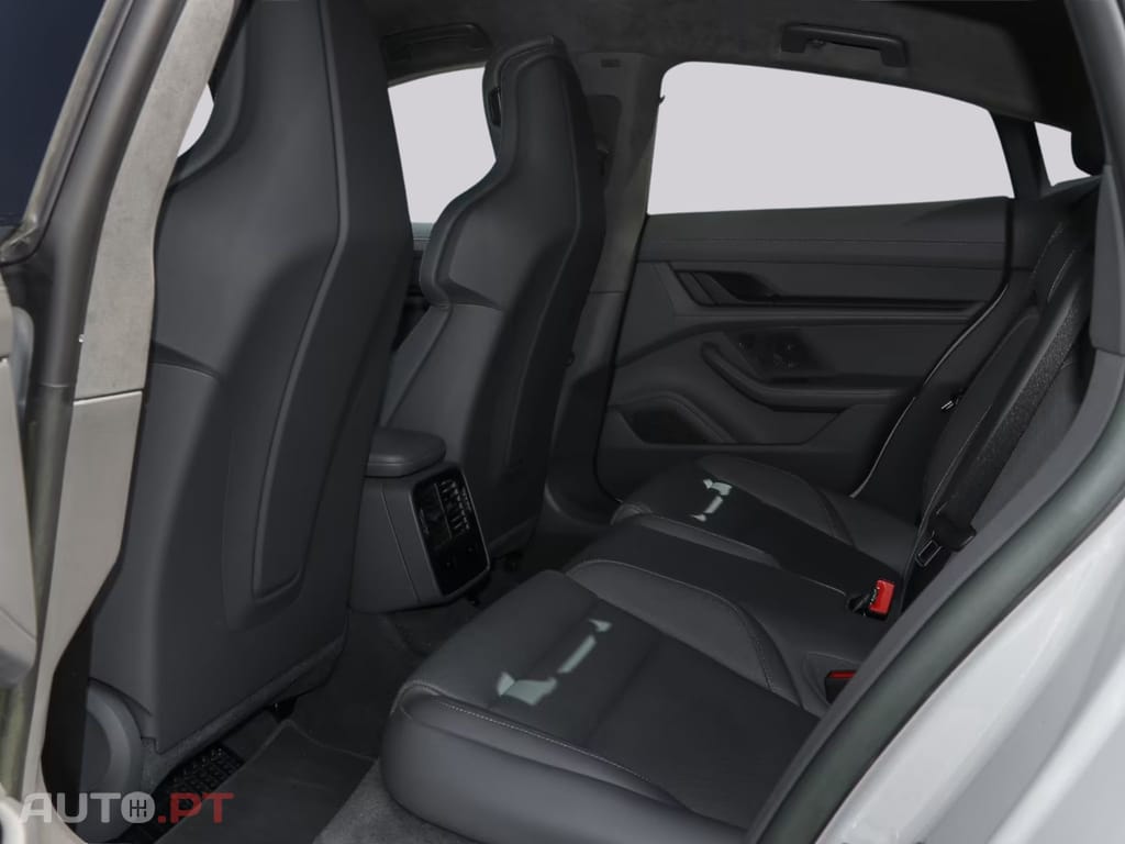 Porsche Taycan GTS I.V.A DEDUTIVEL 