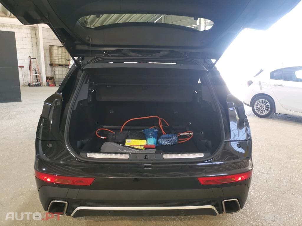 DS DS7 Crossback E-Tense Performance Line EAT8