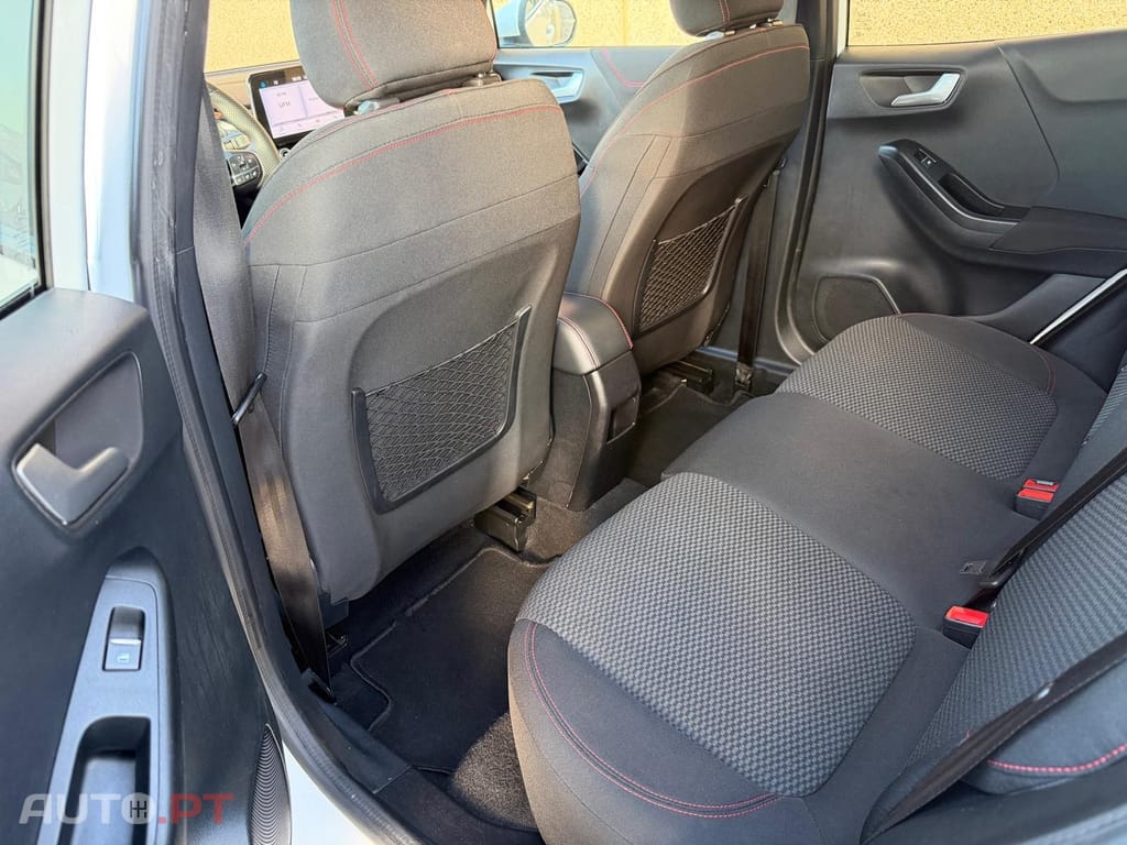 Ford Puma 1.0 EcoBoost MHEV ST-Line X Desgin