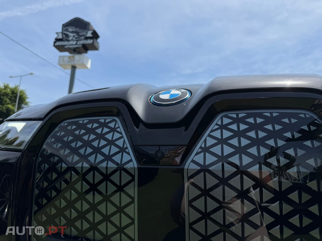 BMW iX xDrive 40 Pack Desportivo