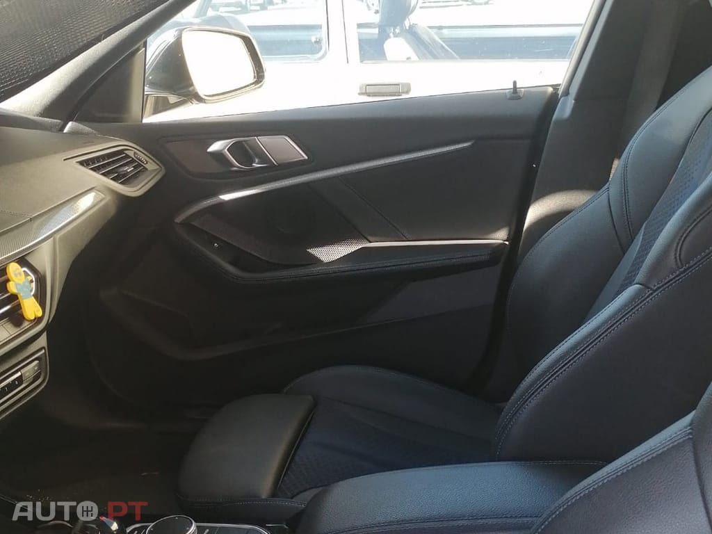 BMW 216 Grand coupe