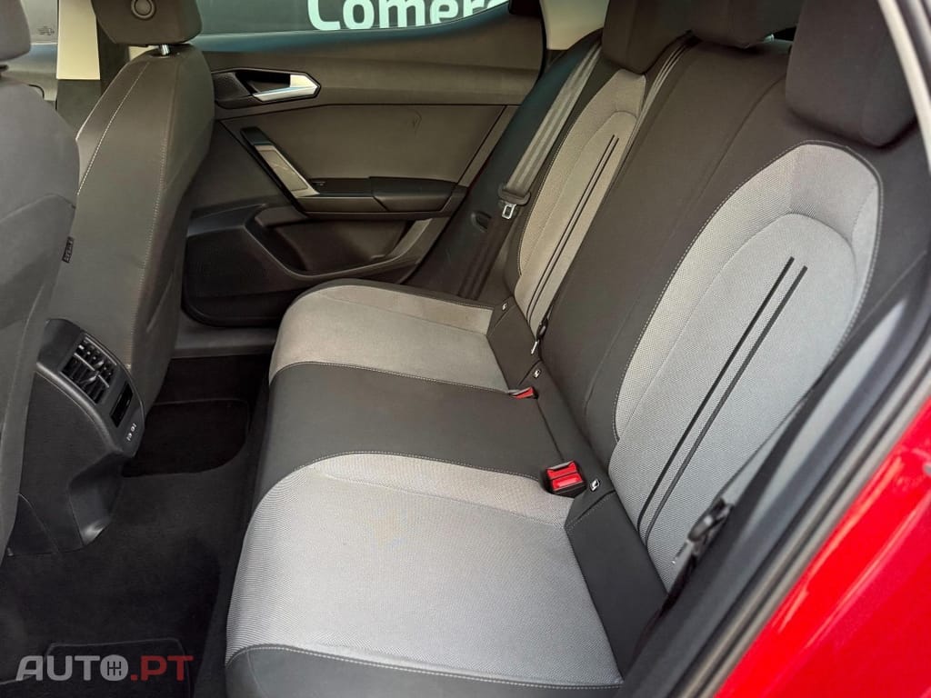 SEAT Leon 1.5 TSI — fotografia 17