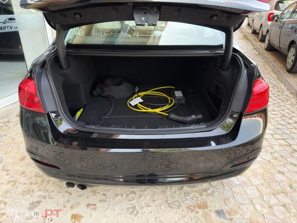 BMW 330 e iPerformance Advantage