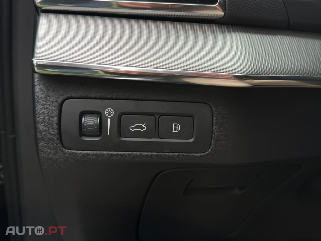 Volvo XC90 2.0 T8 PHEV R-Design AWD