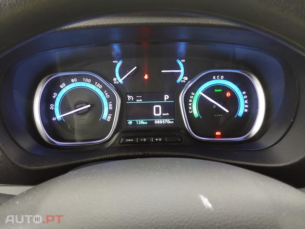 Peugeot E-Expert 75 kWh Standard