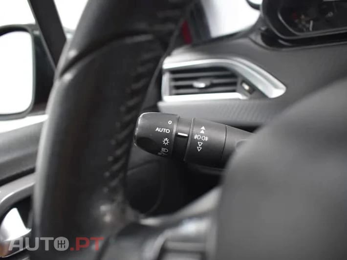 Peugeot 2008 1.5 BlueHDi Style