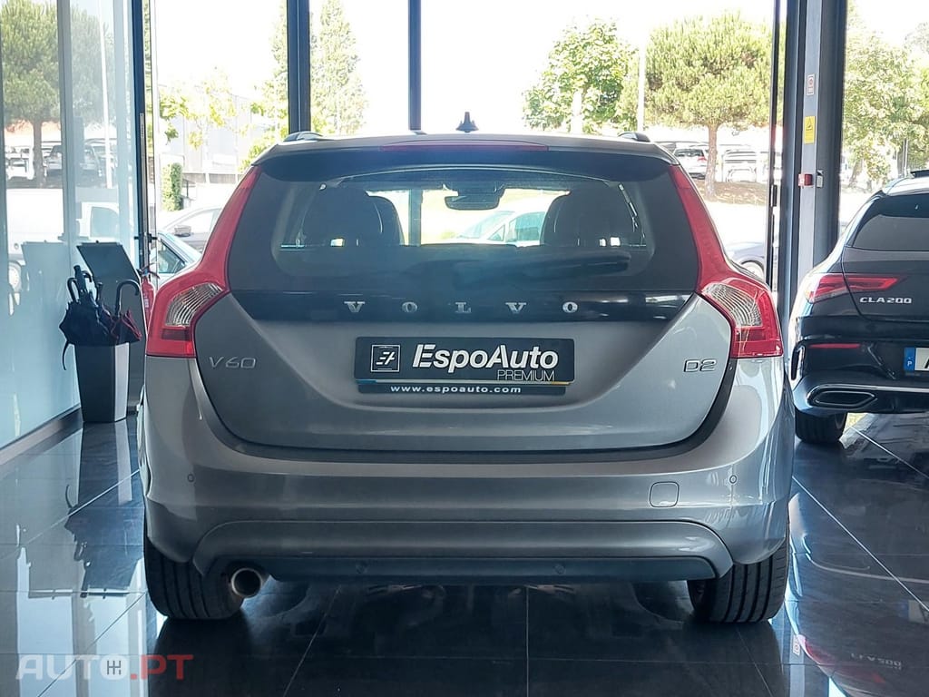 Volvo V60 2.0 D2 Momentum