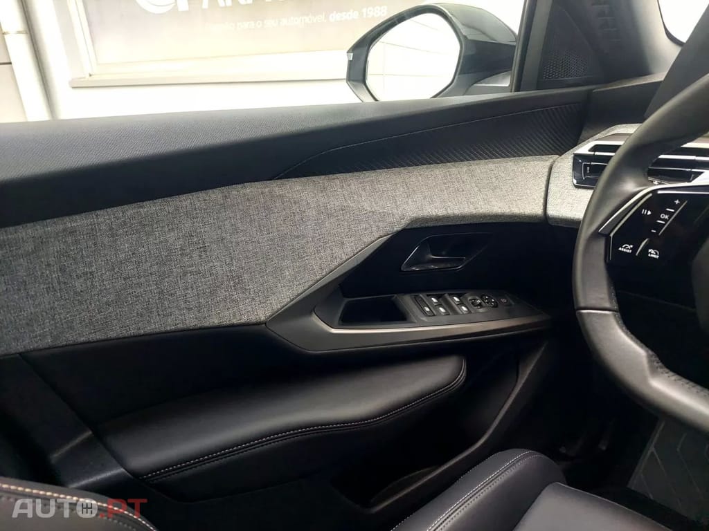 Peugeot 3008 1.2 Hybrid Allure Pack e-DCS6