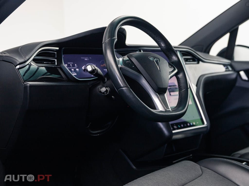 Tesla Model X 75