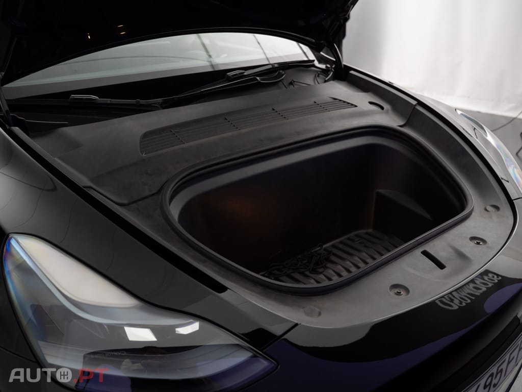 Tesla Model Y Long Range Tração Integral