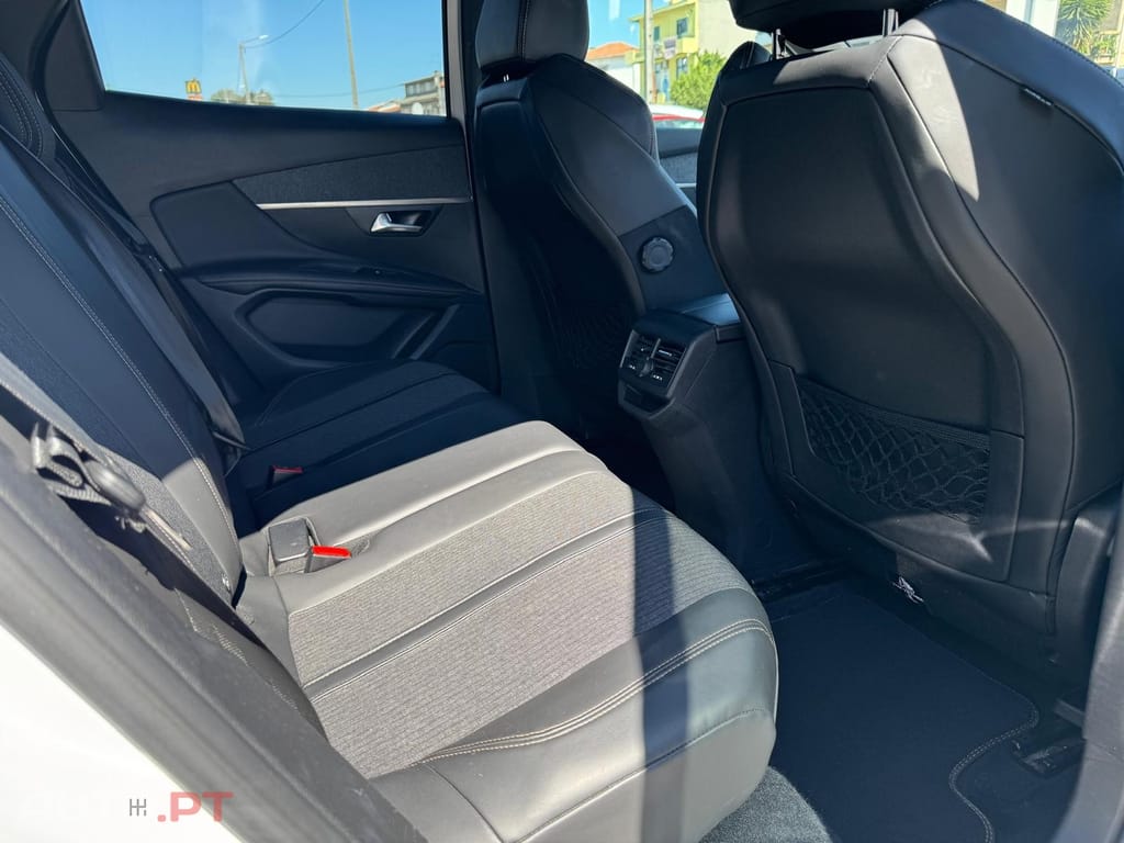Peugeot 3008 1.5 BlueHDi GT Line EAT8