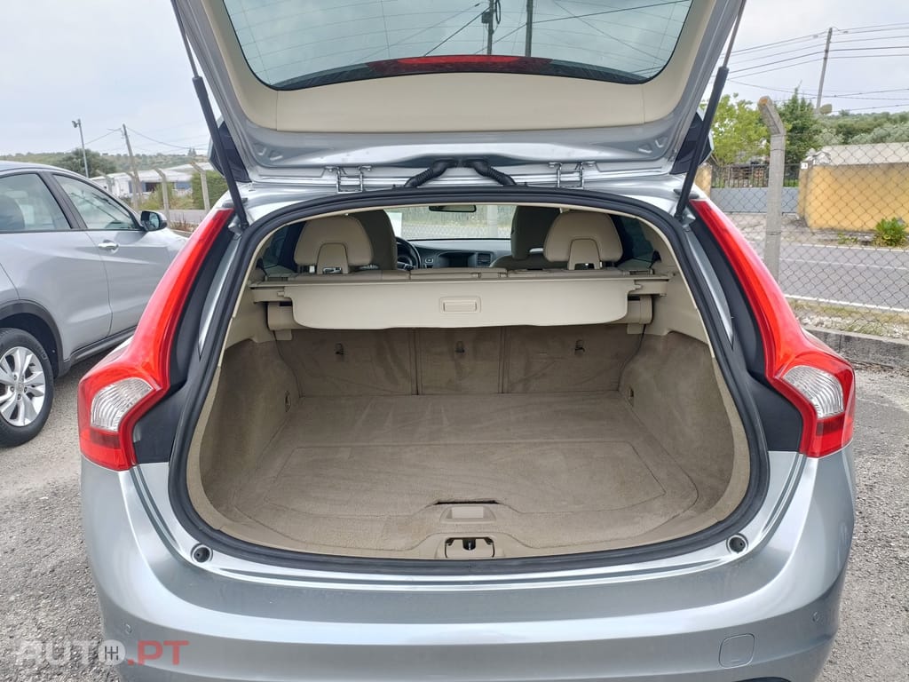 Volvo V60 1.6 D2 Drive Momentum Start/Stop