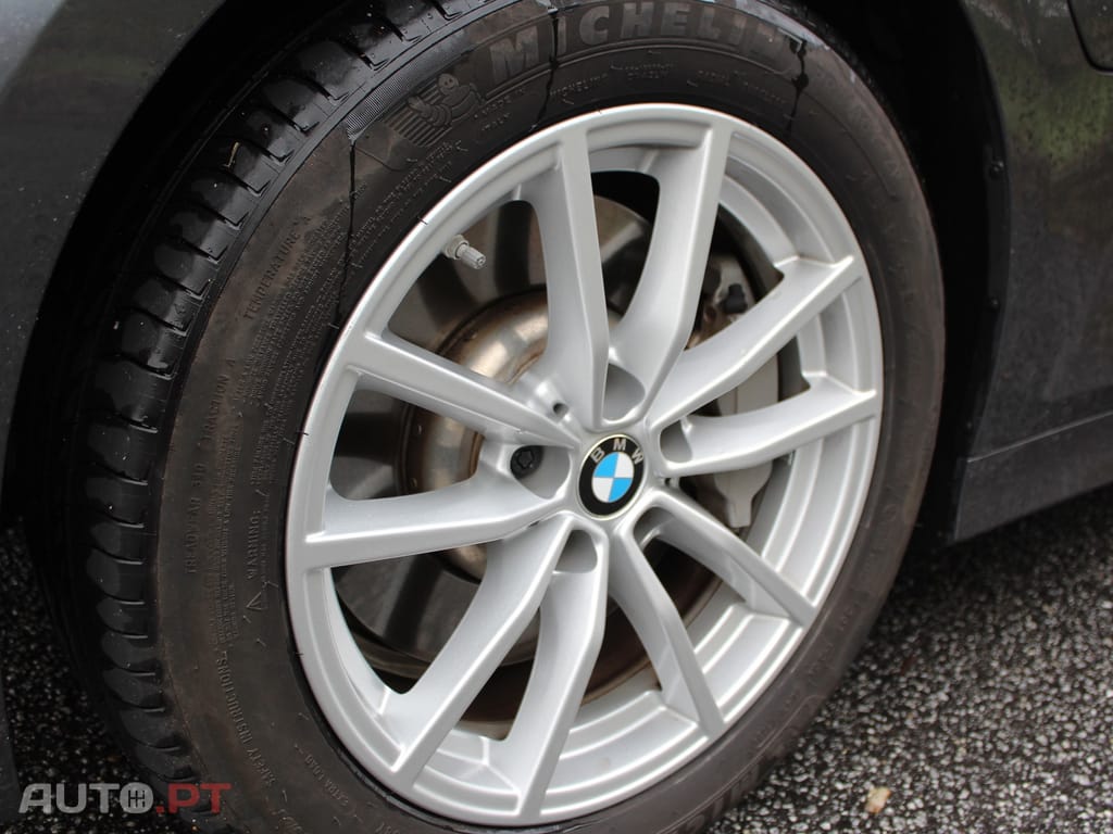 BMW 330 330e Hibrido Plug-In