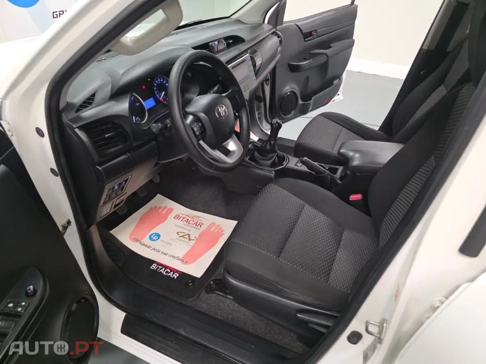 Toyota Hilux 2.4 D-4D 4WD CD CH