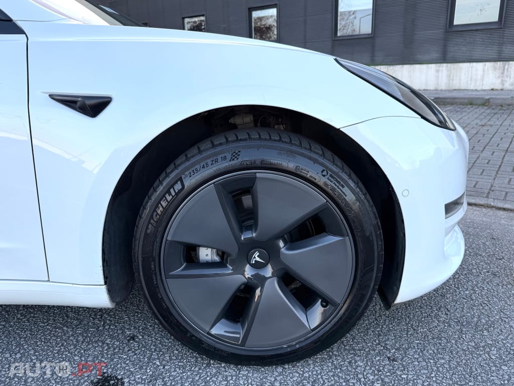 Tesla Model 3 Long-Range Dual Motor AWD