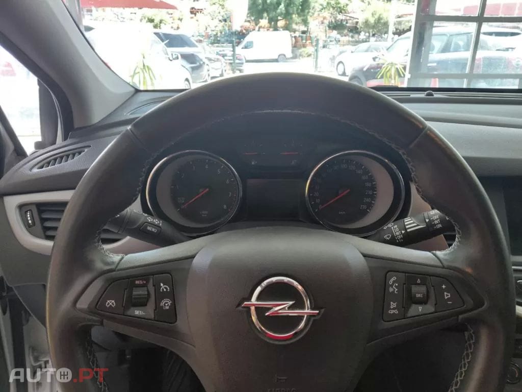 Opel Astra Sports Tourer 1.2 Turbo Business Edition