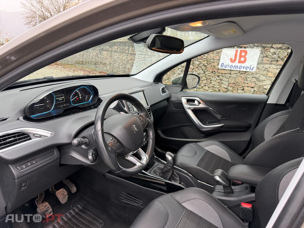 Peugeot 2008 1.2 PureTech Allure